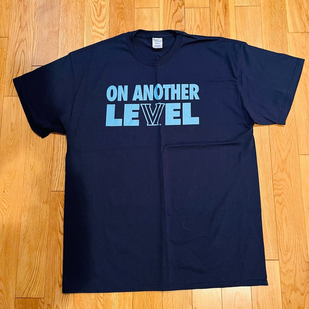 Villanova men’s XL tee shirt